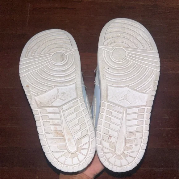 Kids Jordan 1 Sneakers Easy On - Light Blue and White size 1.5 - Picture 5 of 5